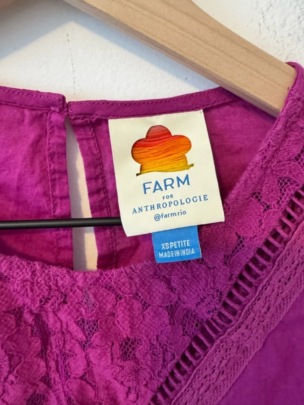 FARM Rio Fuchsia Lace V-Neck Puff Sleeve Top XS Petite